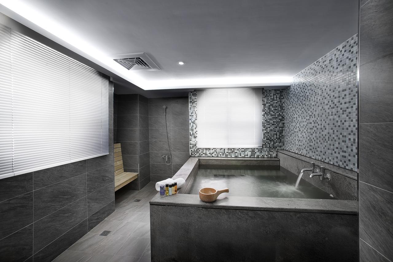 One Fukun Hotel Jiaoxi Buitenkant foto